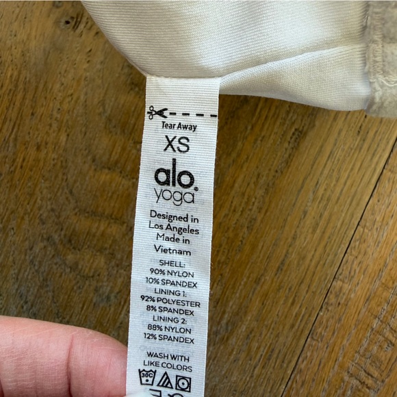 Alo Yoga Elevate Tank — White XS - Picture 5 of 8